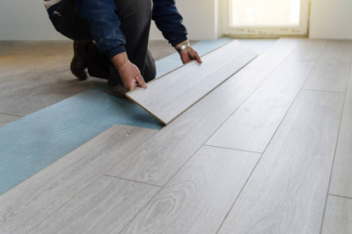 Pose de parquet stratifié