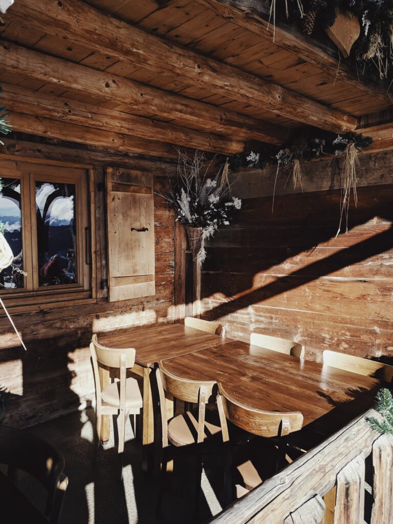 salle à manger en bois chalet 