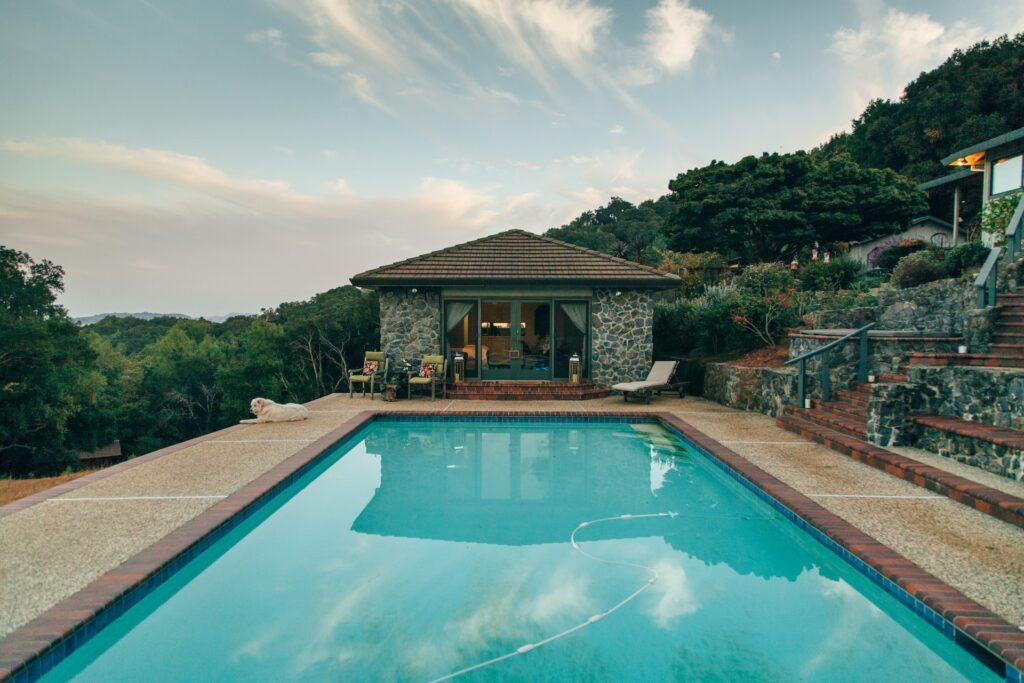 piscine chauffée dans une résidence en altitude