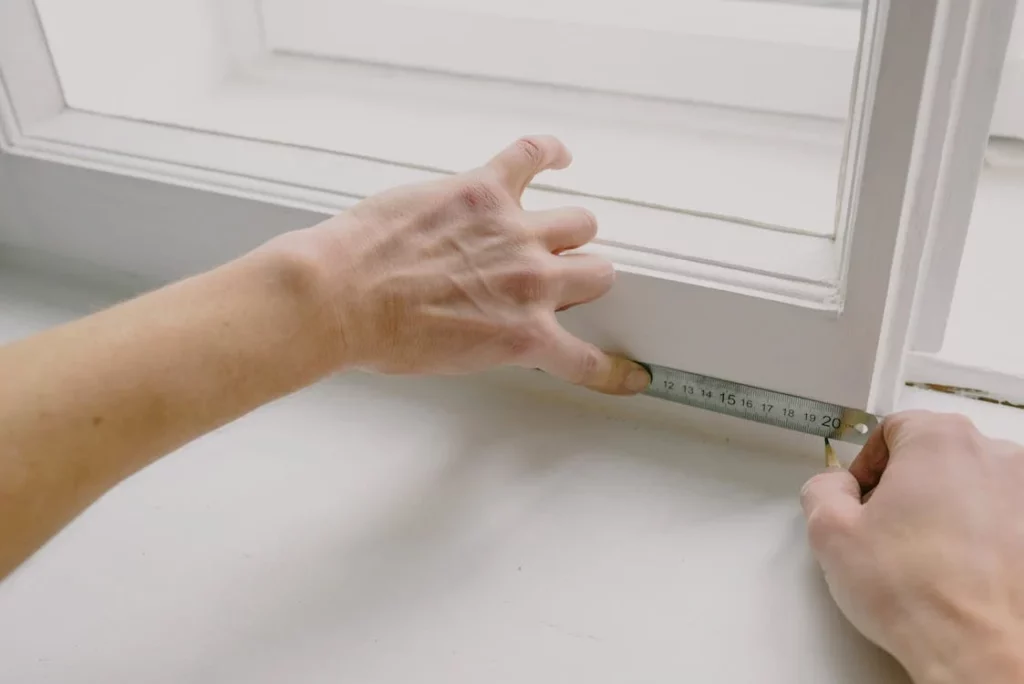 mesurer pour savoir comment changer un double vitrage sur fenêtre pvc