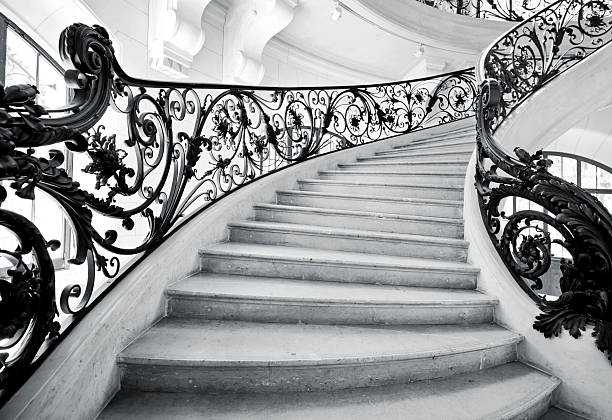 Escalier blanc en pierre de style art nouveau