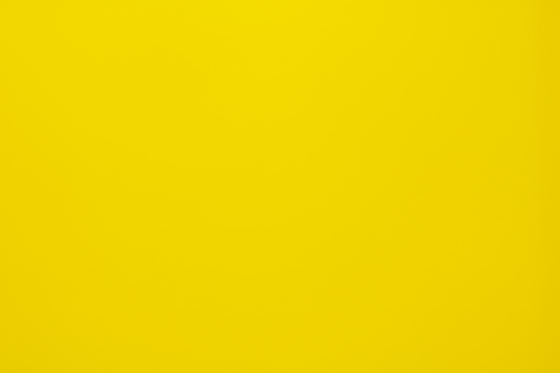 La couleur jaune.
