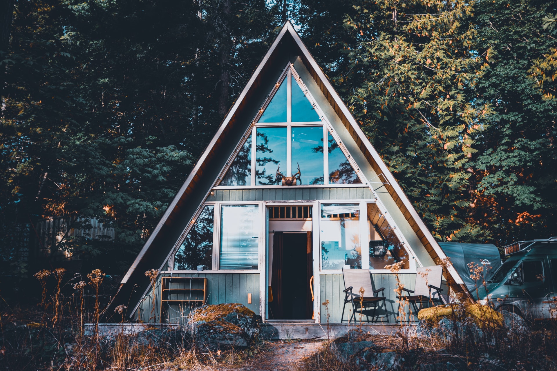 Maison en triangle intérieur