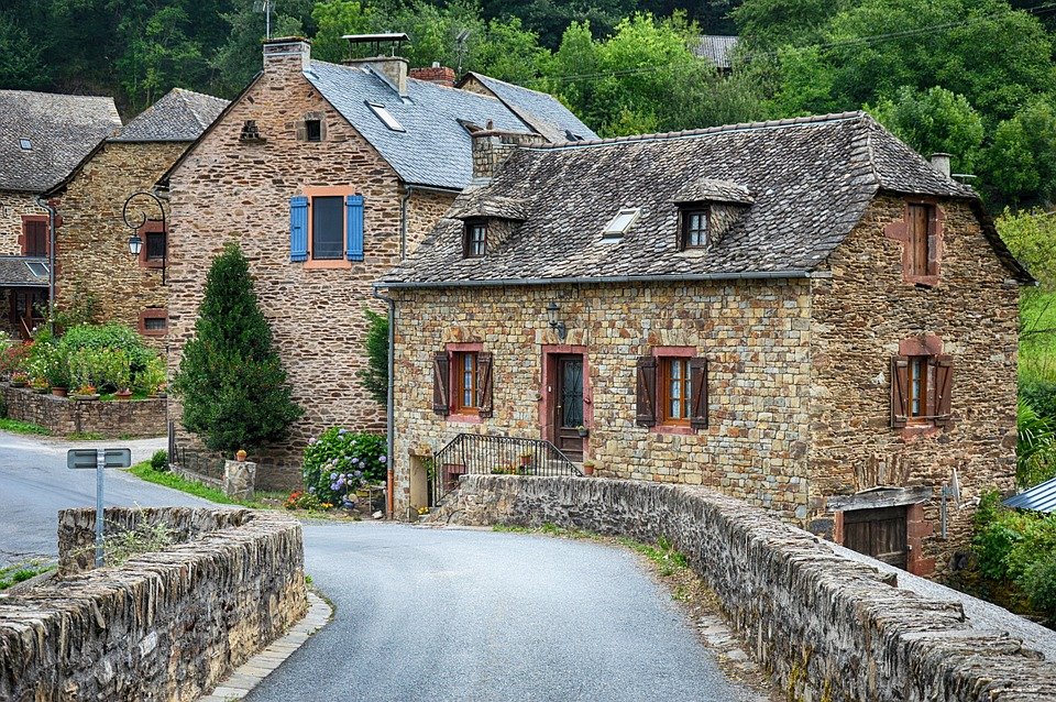Maison ancienne typique d'un village